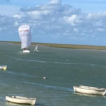 Le Clos De Beauchamps L'entre 2 Baies Accueil Velo Apartment