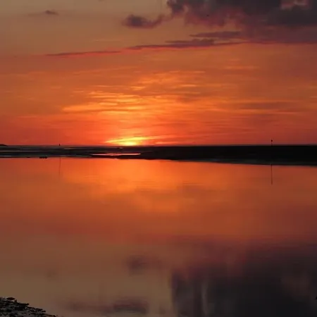 Le Clos De Beauchamps L'entre 2 Baies Accueil Velo Apartment *