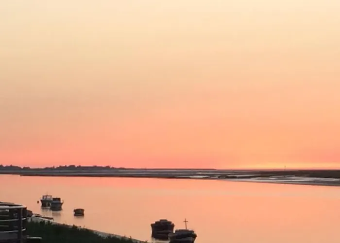 Le Clos De Beauchamps L'entre 2 Baies Accueil Velo Appartement *