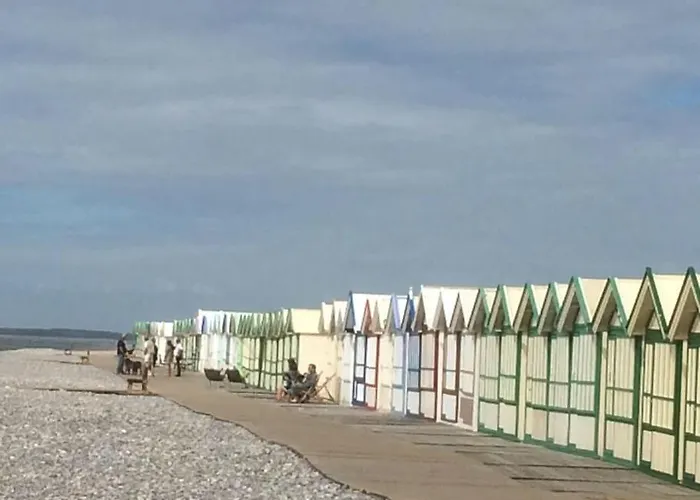 Le Clos De Beauchamps L'entre 2 Baies Accueil Velo Appartement *